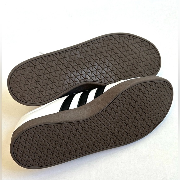 adidas VL Court Base Classic White/Black Sneakers with Suede Toe Sz 7.5 - Picture 7 of 8